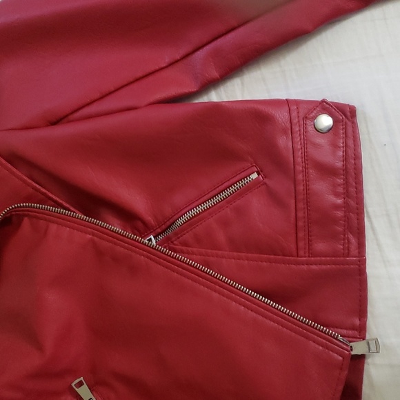 Red faux leather jacket from primark fits like a medium size - Picture 7 of 14